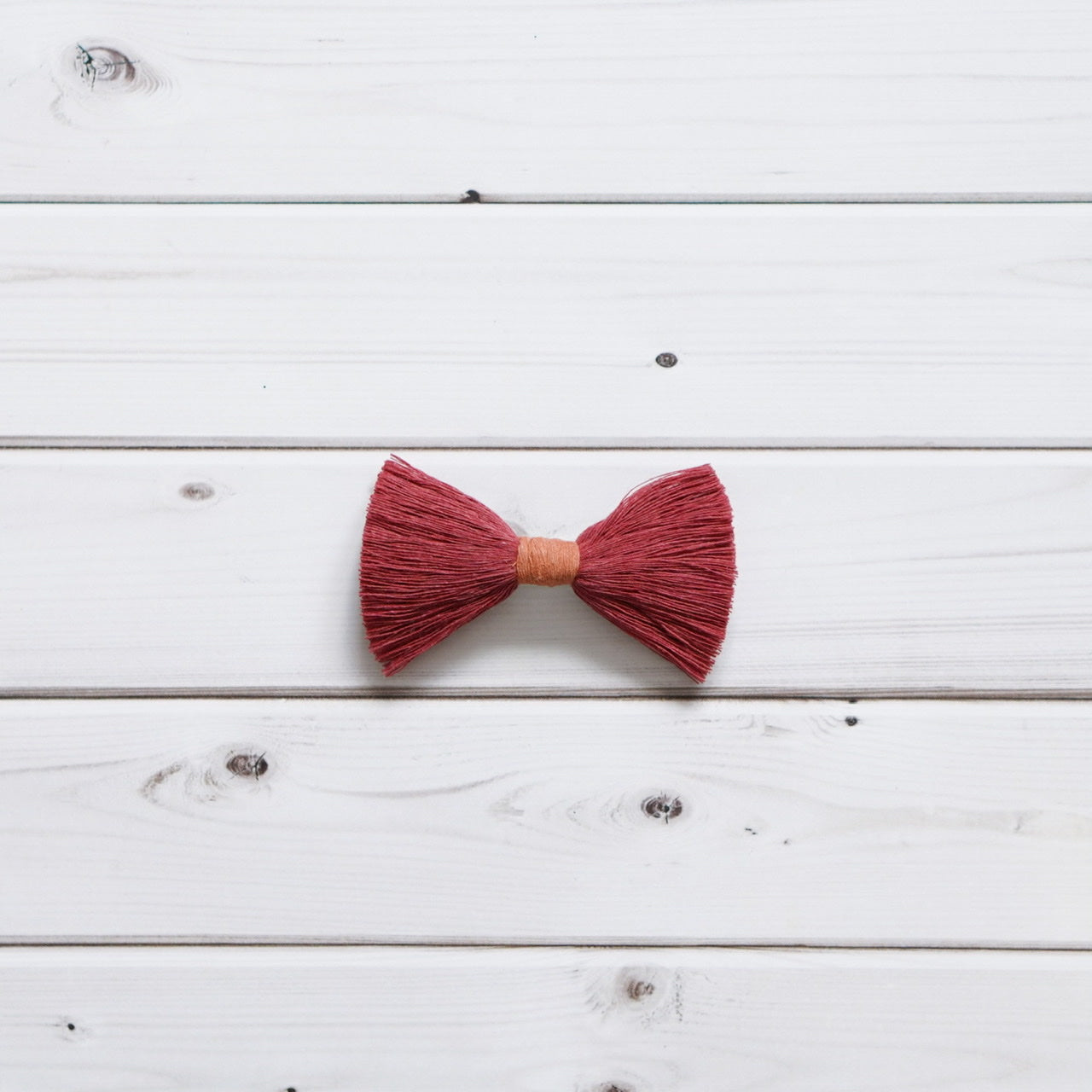 Handmade-Bow-Tie-Hair-Clip-Macramé-Upcycling