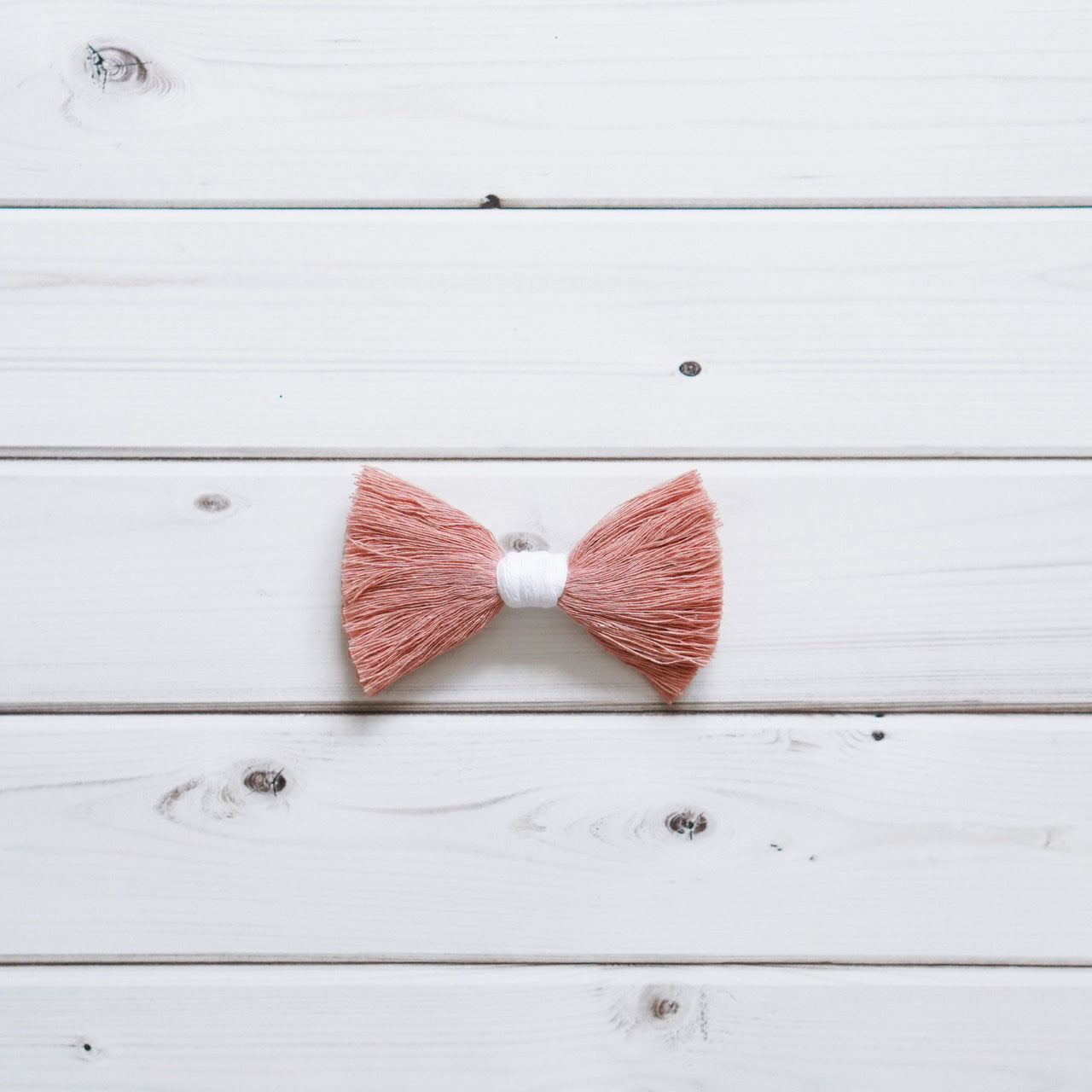 Handmade-Bow-Tie-Hair-Clip-Macramé-Upcycling