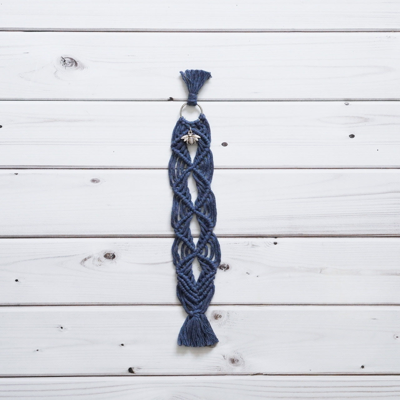 Handmade-Macramé-Bookmark-Handgemachte-Makramee-Lesezeichen