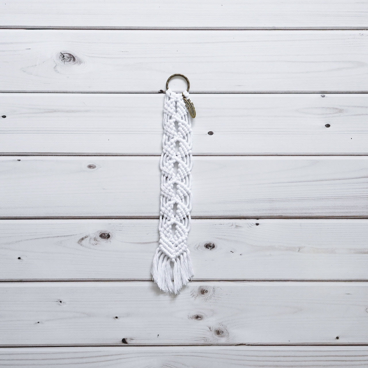 Handmade-Macramé-Bookmark-Handgemachte-Makramee-Lesezeichen