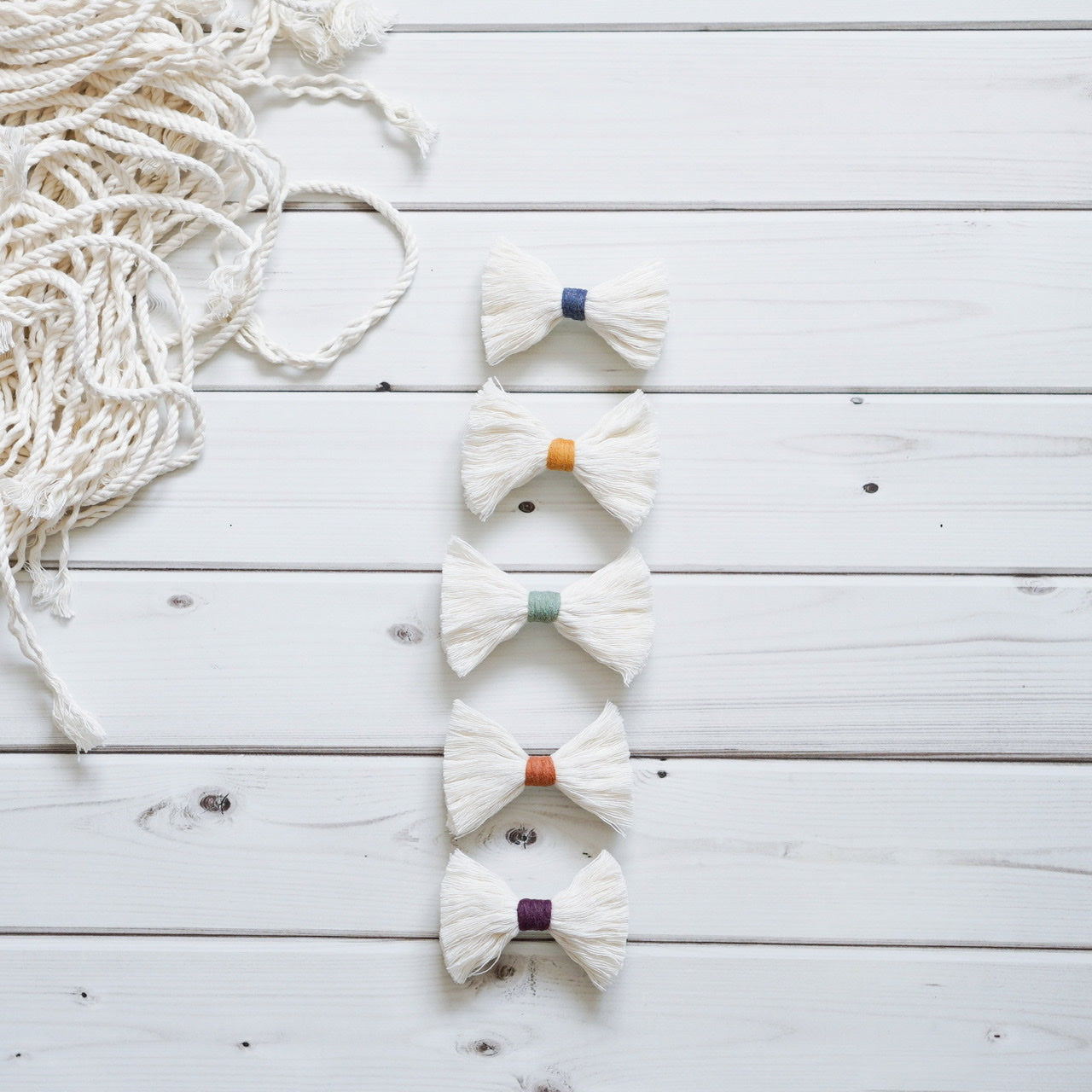 Handmade-Bow-Tie-Hair-Clip-Macramé-Upcycling