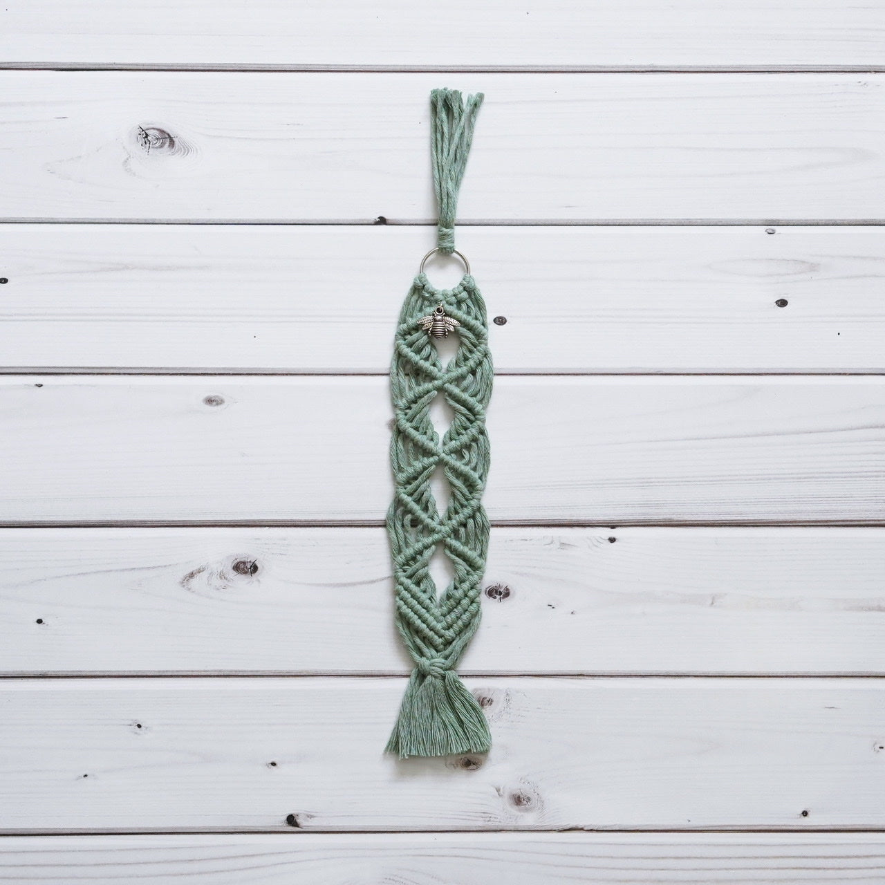 Handmade-Macramé-Bookmark-Handgemachte-Makramee-Lesezeichen
