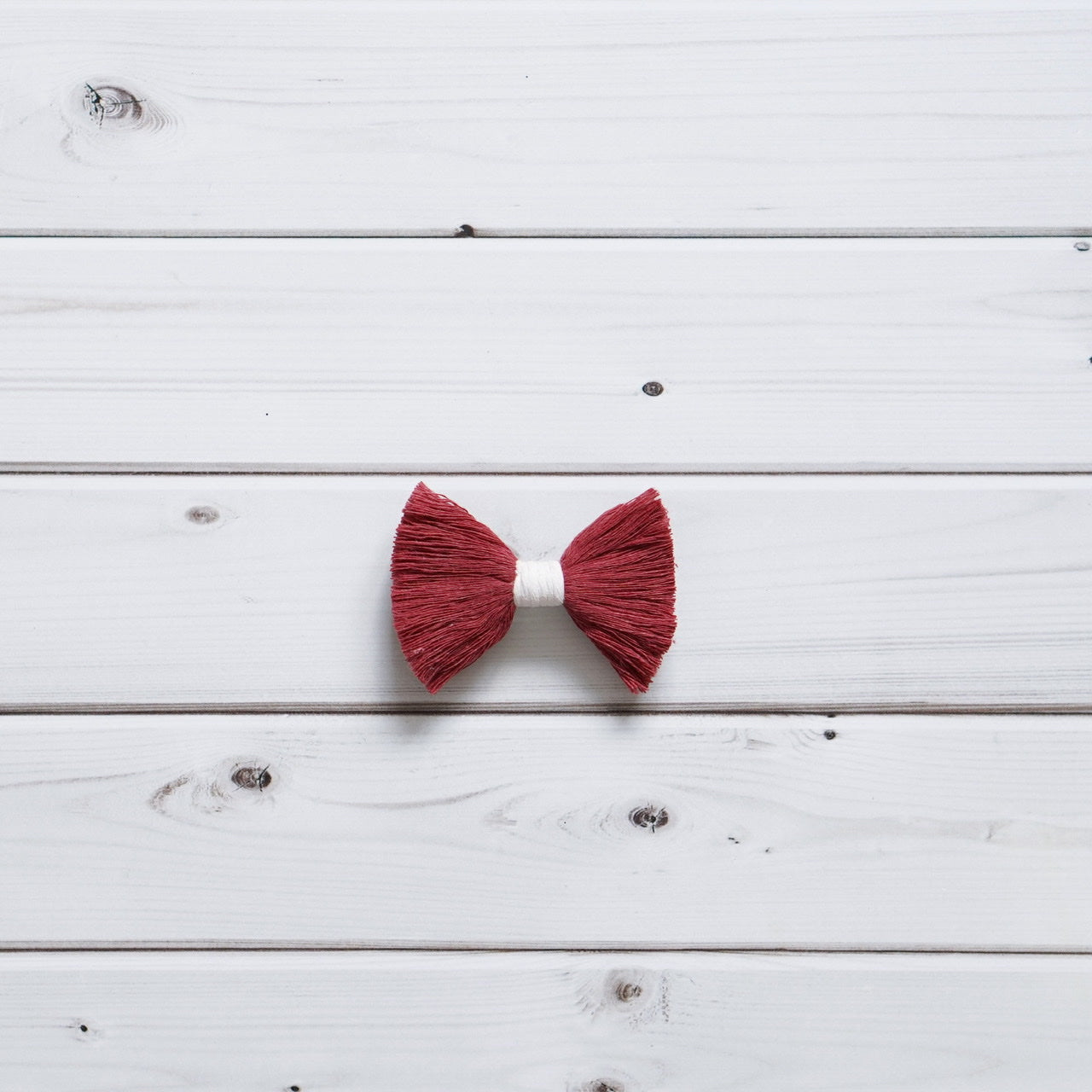 Handmade-Bow-Tie-Hair-Clip-Macramé-Upcycling