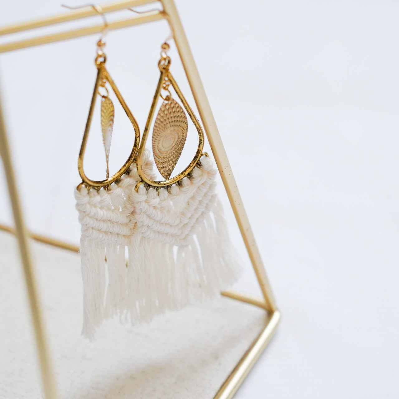 Macramé Earrings With Pendant- Natural