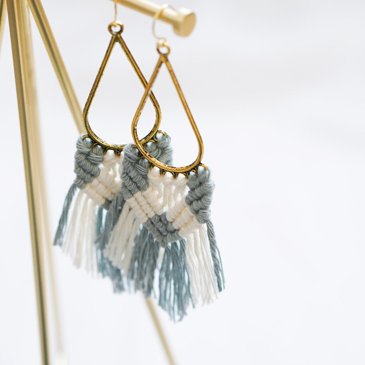 Handmade Macramé Drops- Pastel Blue- Natural- Handgemacht- Makramee- Pastel Blue- Natural