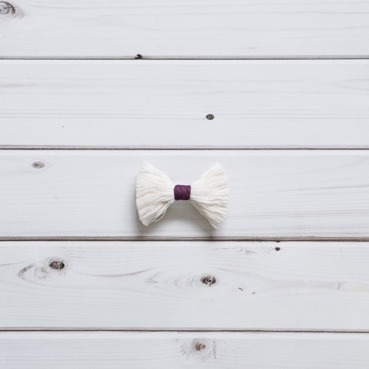 Handmade-Bow-Tie-Hair-Clip-Macramé-Upcycling