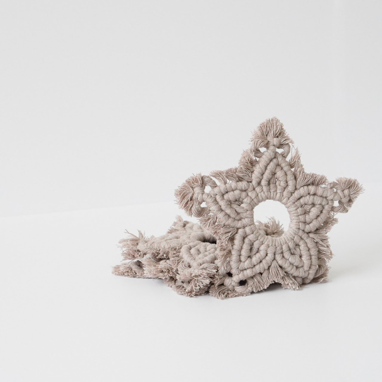 Macramé-Coaster-Decoration-handmade