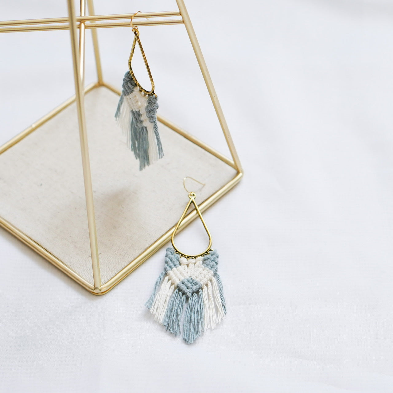 Handmade Macramé Drops- Pastel Blue- Natural- Handgemacht- Makramee- Pastel Blue- Natural