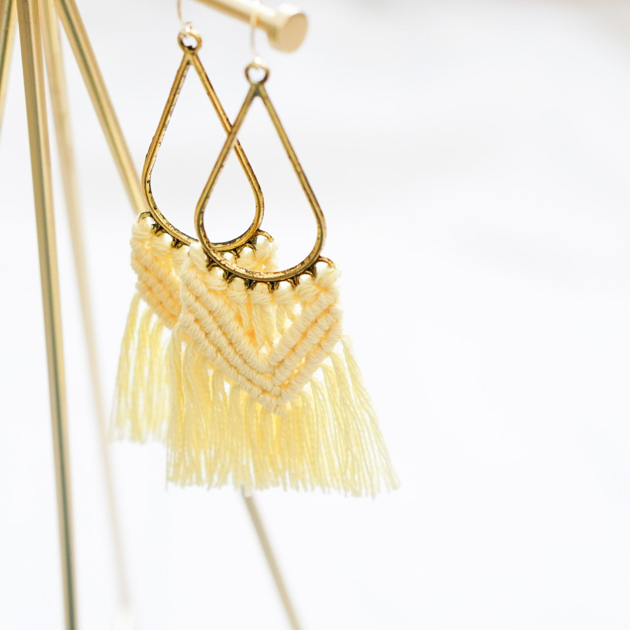 Handmade Macramé Drops- Yellow- Handgemacht- Makramee- Gelb