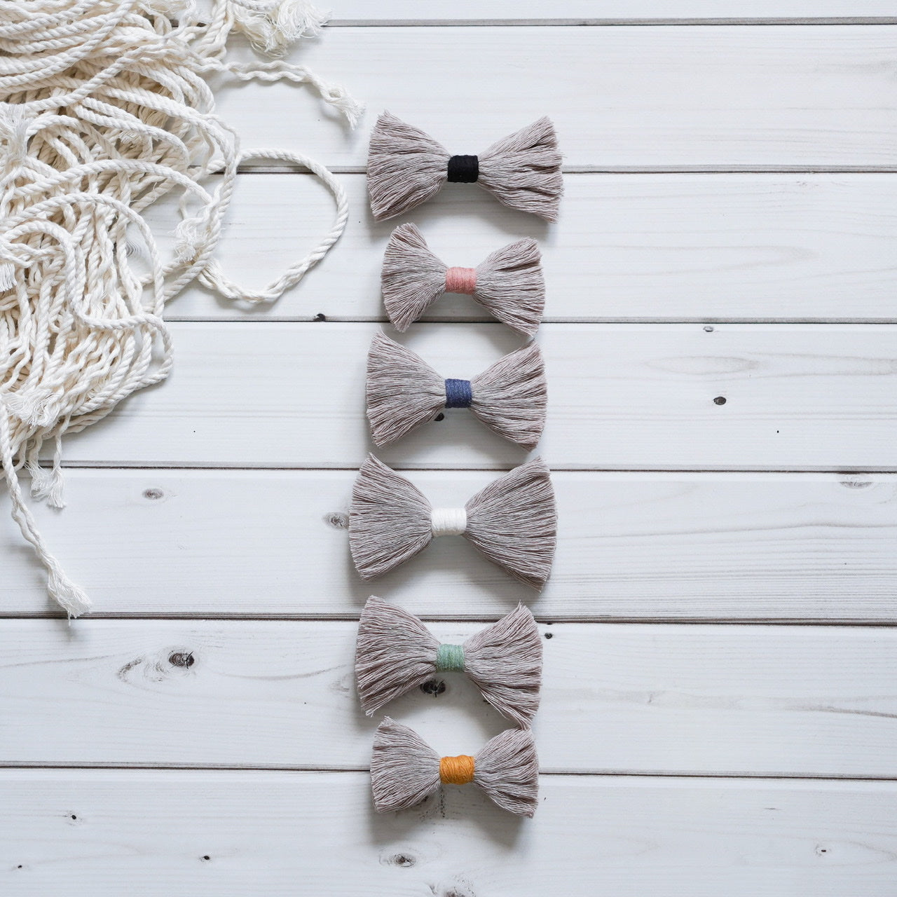 Handmade-Bow-Tie-Hair-Clip-Macramé-Upcycling
