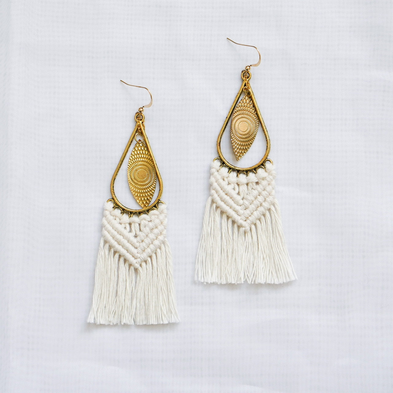 Macramé Earrings With Pendant- Natural