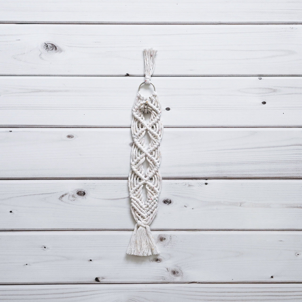 Handmade-Macramé-Bookmark-Handgemachte-Makramee-Lesezeichen