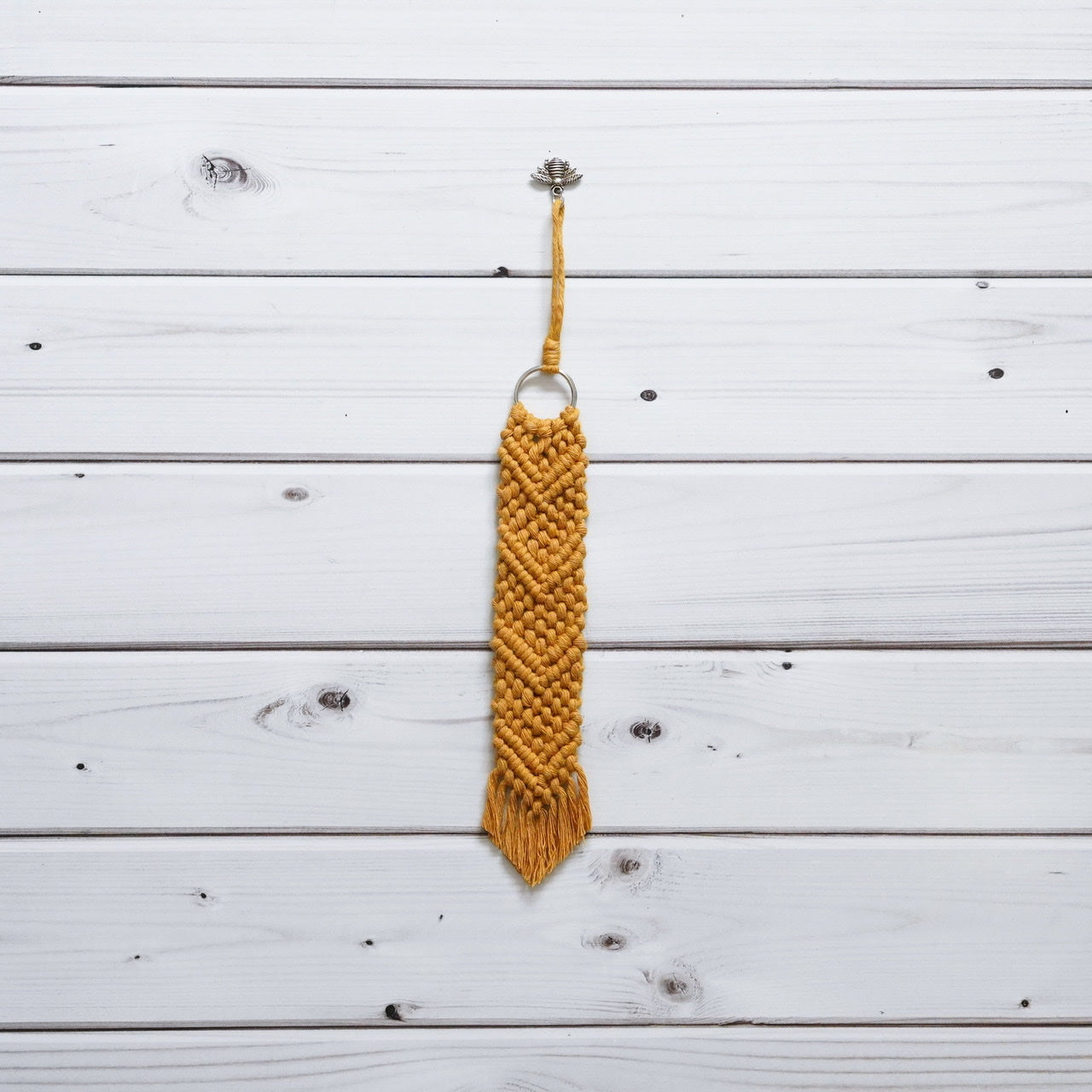 Handmade-Macramé-Bookmark-Handgemachte-Makramee-Lesezeichen