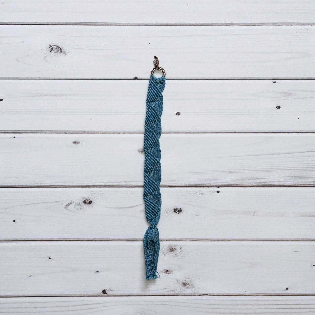 Handmade-Macramé-Bookmarks-Handgemachte-Makramee-Lesezeichen