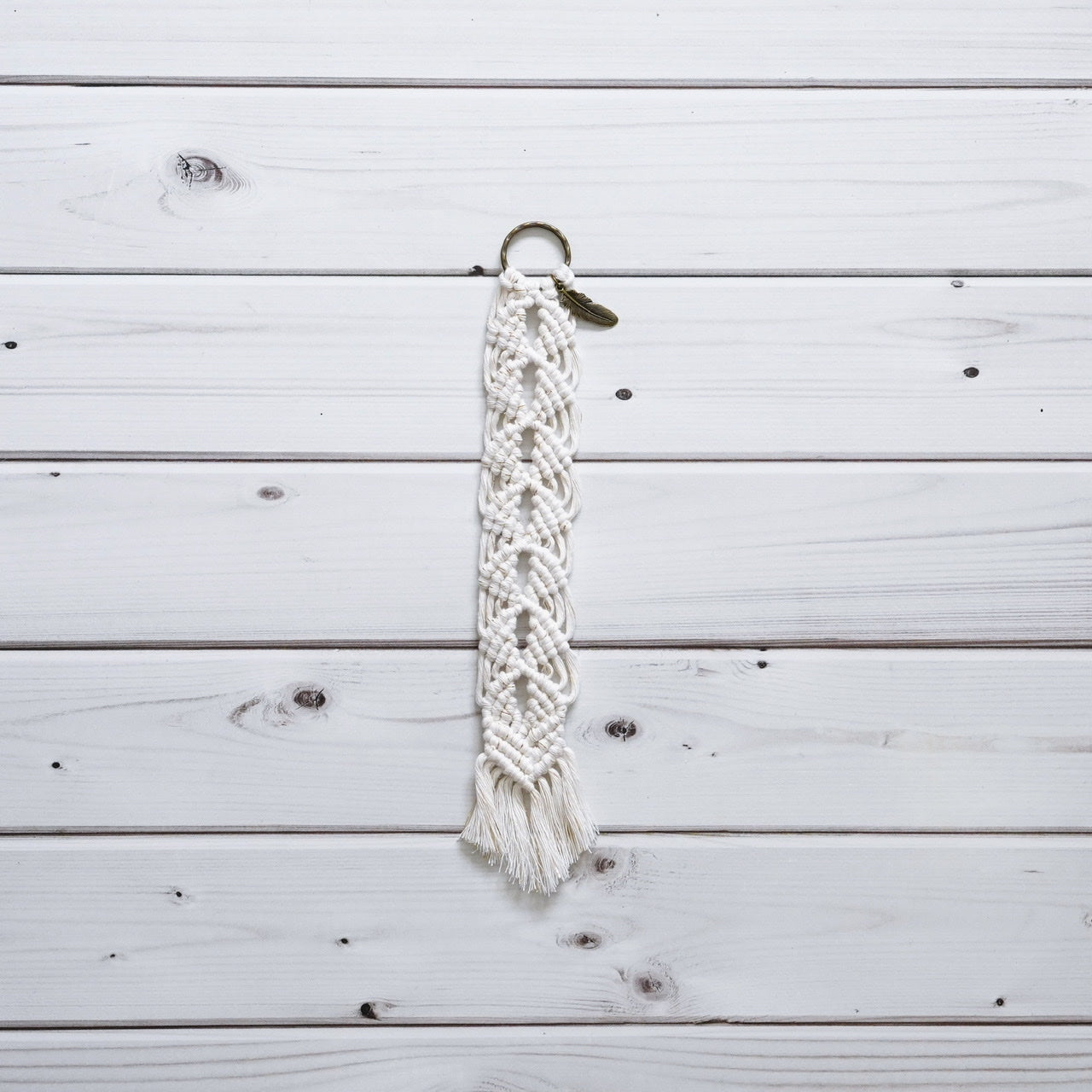 Handmade-Macramé-Bookmark-Handgemachte-Makramee-Lesezeichen