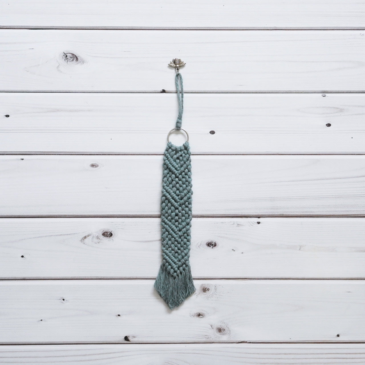 Handmade-Macramé-Bookmark-Handgemachte-Makramee-Lesezeichen