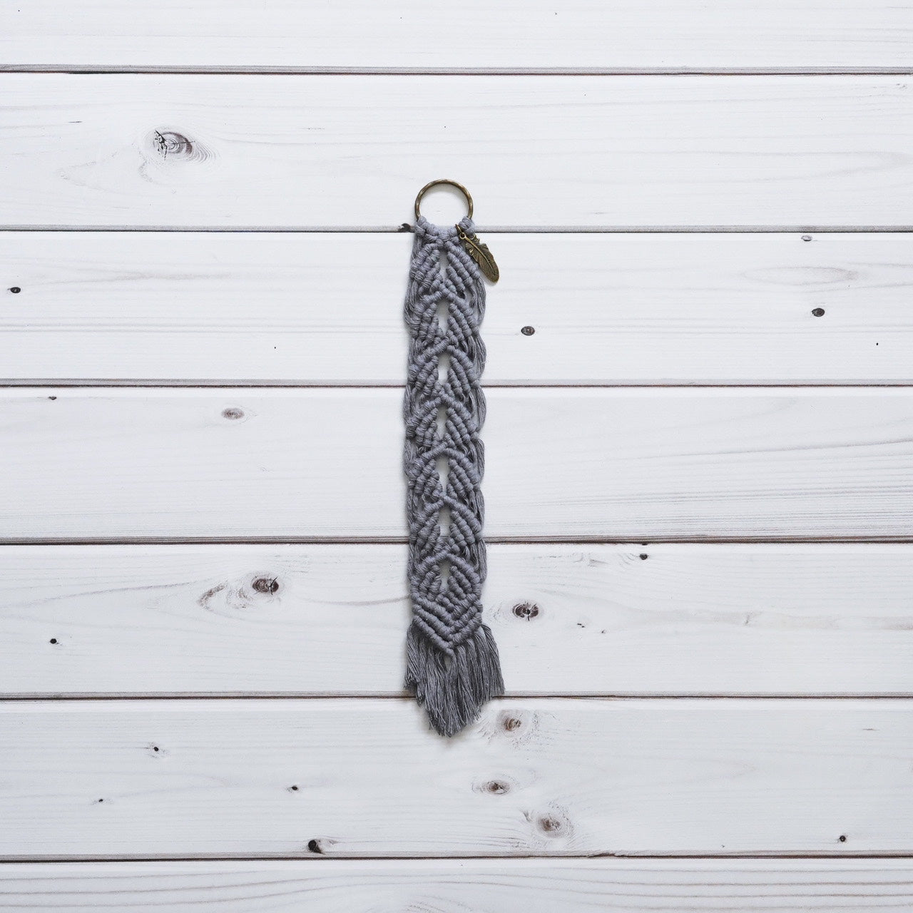 Handmade-Macramé-Bookmark-Handgemachte-Makramee-Lesezeichen