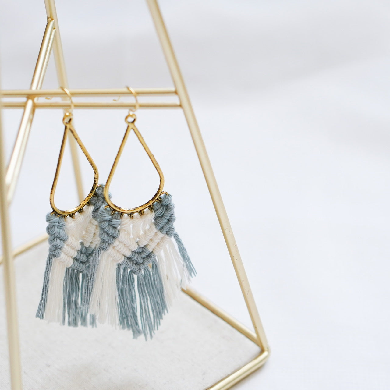 Handmade Macramé Drops- Pastel Blue- Natural- Handgemacht- Makramee- Pastel Blue- Natural