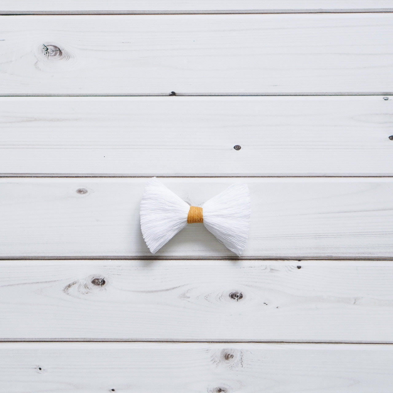 Handmade-Bow-Tie-Hair-Clip-Macramé-Upcycling