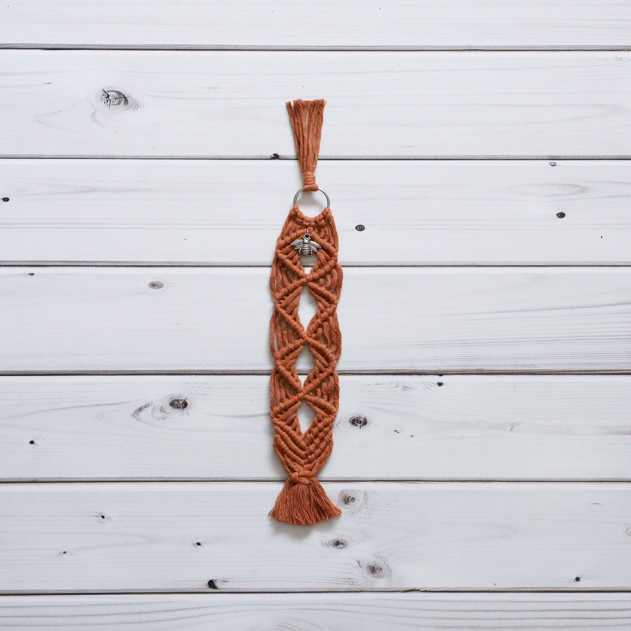 Handmade-Macramé-Bookmark-Handgemachte-Makramee-Lesezeichen