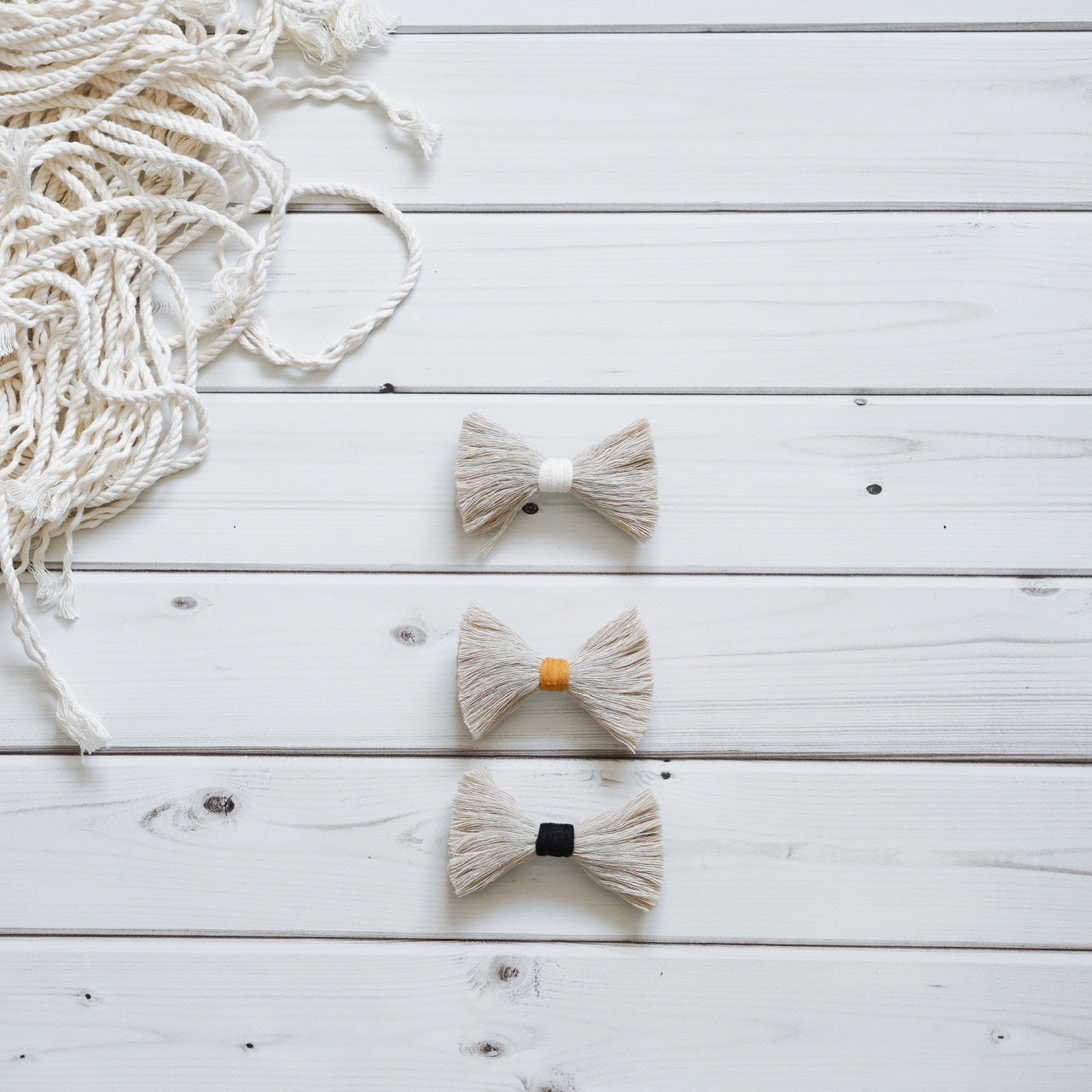 Handmade-Bow-Tie-Hair-Clip-Macramé-Upcycling