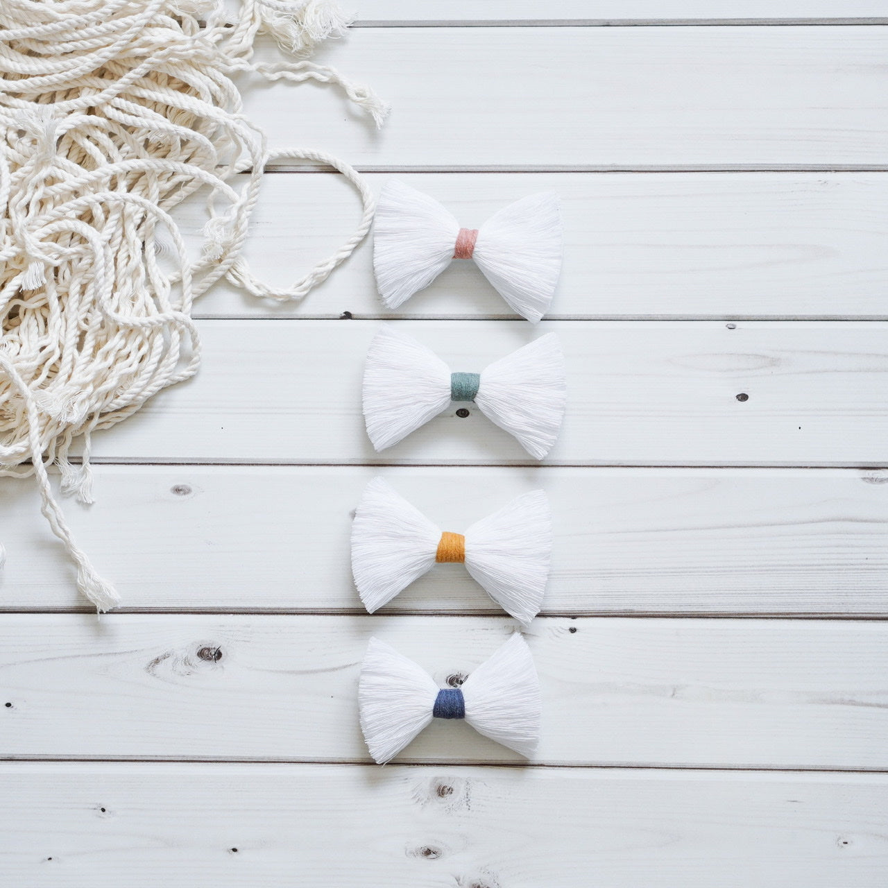 Handmade-Bow-Tie-Hair-Clip-Macramé-Upcycling