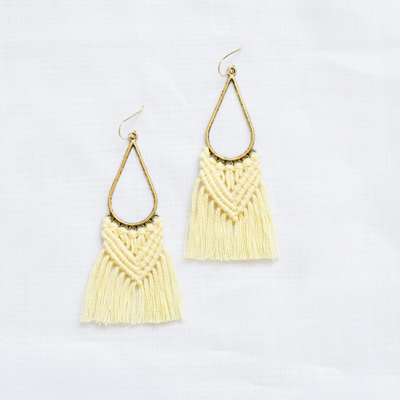 Handmade Macramé Drops- Yellow- Handgemacht- Makramee- Gelb
