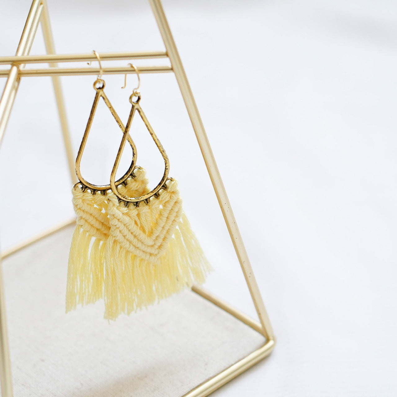 Handmade Macramé Drops- Yellow- Handgemacht- Makramee- Gelb