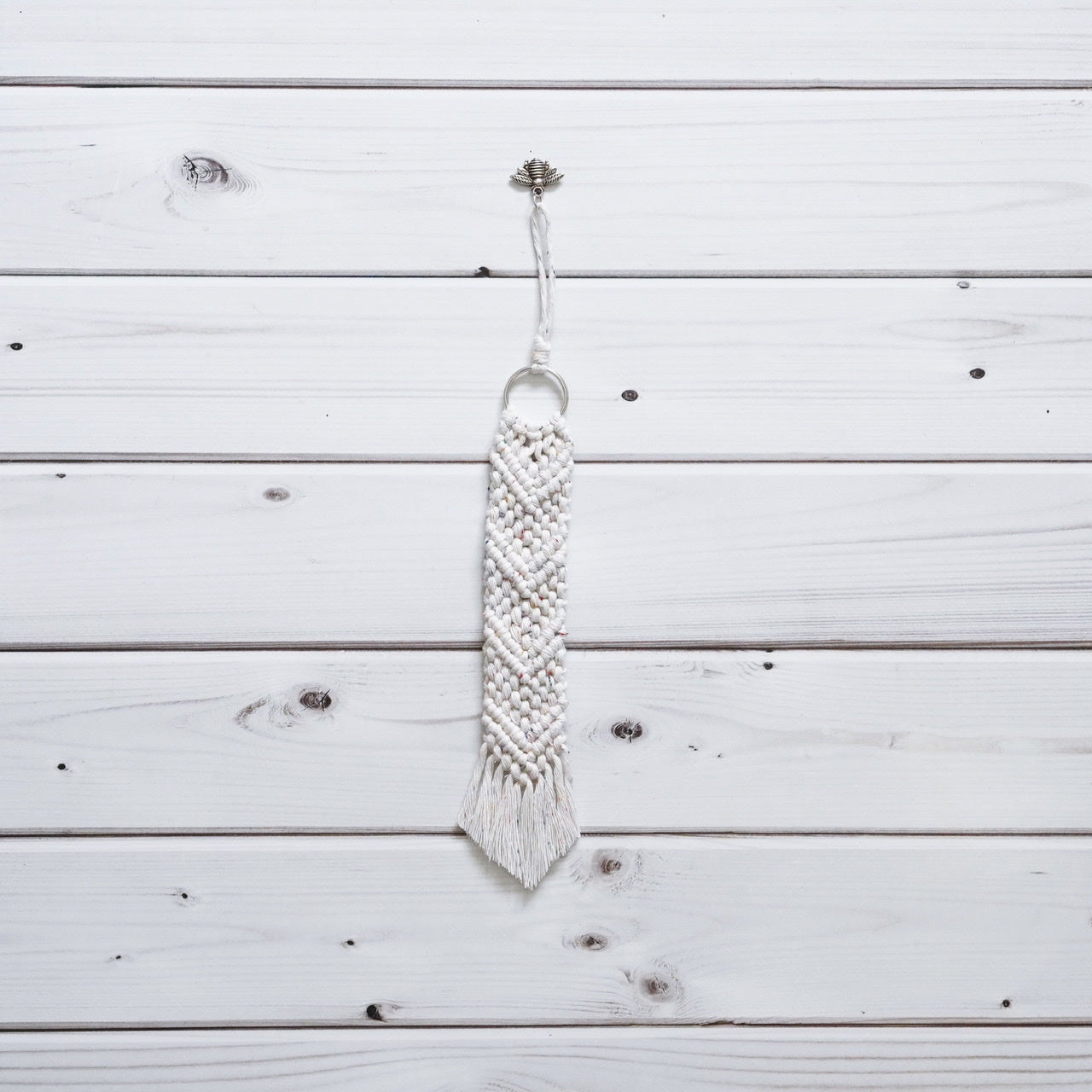 Handmade-Macramé-Bookmark-Handgemachte-Makramee-Lesezeichen