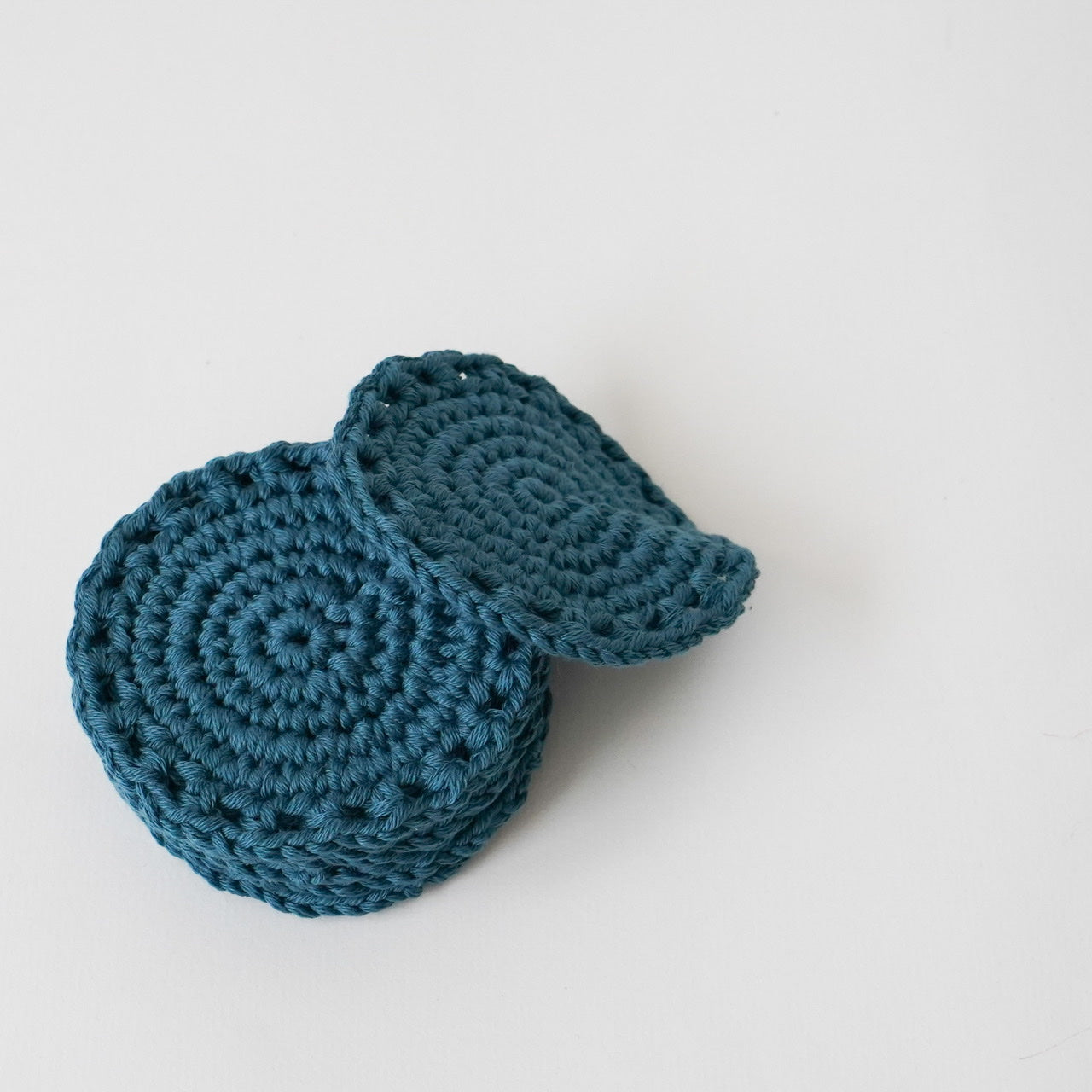 Hand-crafted-crochet-reusable-sustainable-zero-waste-cosmetic-pads