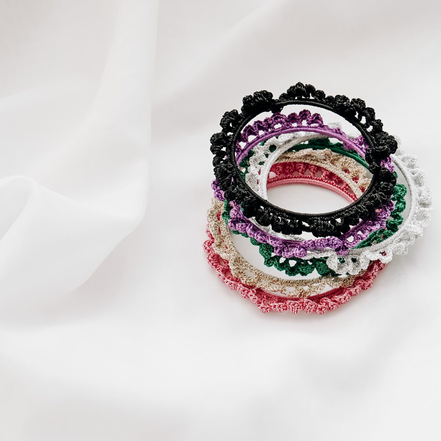 crochet-bracelets-handmade-switzerland-armband-schweiz-handgemacht-statement-bangles