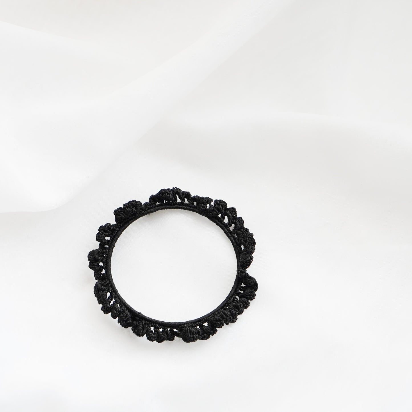 crochet-bracelets-handmade-switzerland-armband-schweiz-handgemacht-statement-bangles