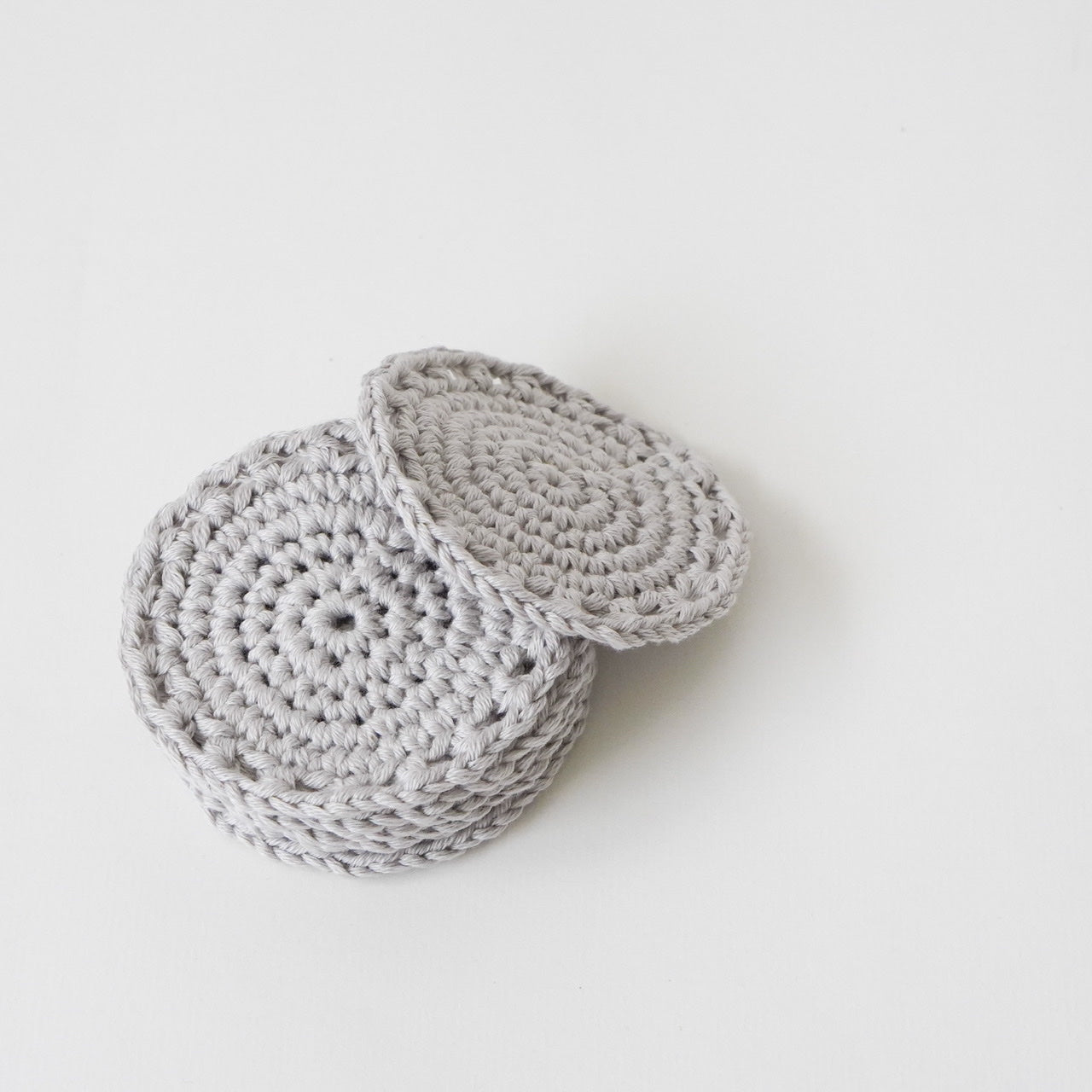 Hand-crafted-crochet-reusable-sustainable-zero-waste-cosmetic-pads